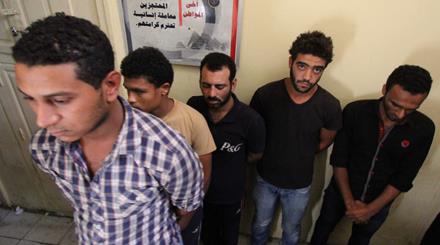 Photo of شجار داخل المحكمة لتصوير الصحفيين ضحية التحرير رغماً عنها